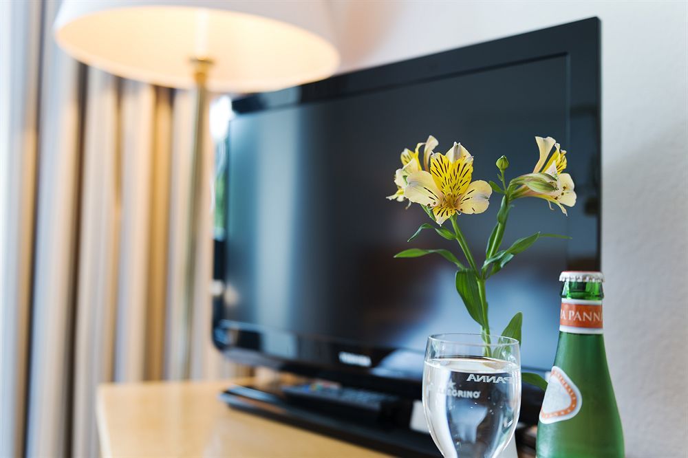 - South, An Ihg Hotel